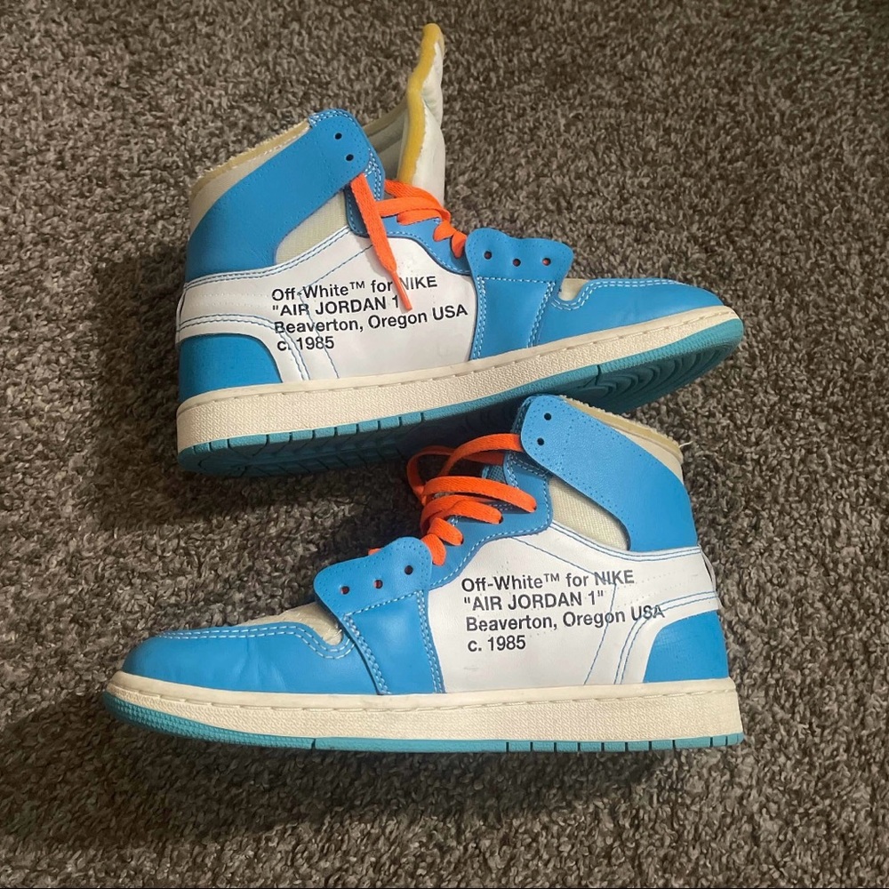 Off white Unc Jordan 1